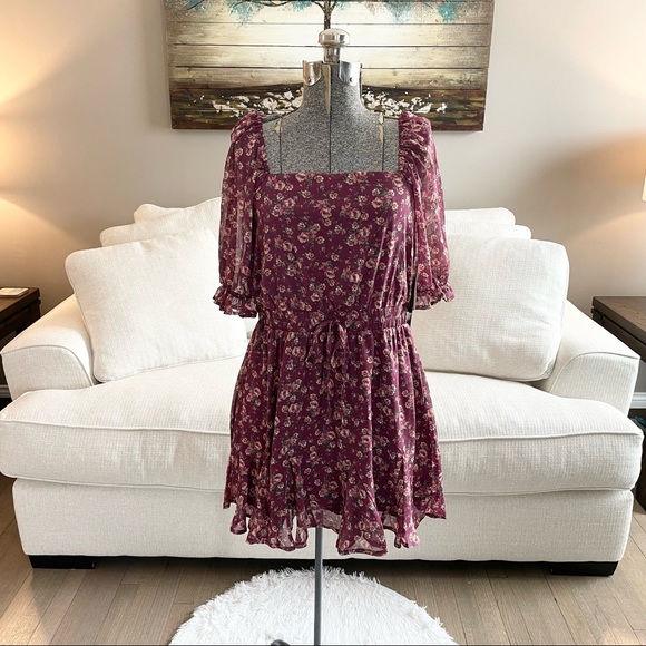 Dresses & Skirts - NWT medium floral print pink purplish short sleeve mini dress